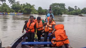 R4S team head into the creeks of Bakassi in search of Zero-Dose Children